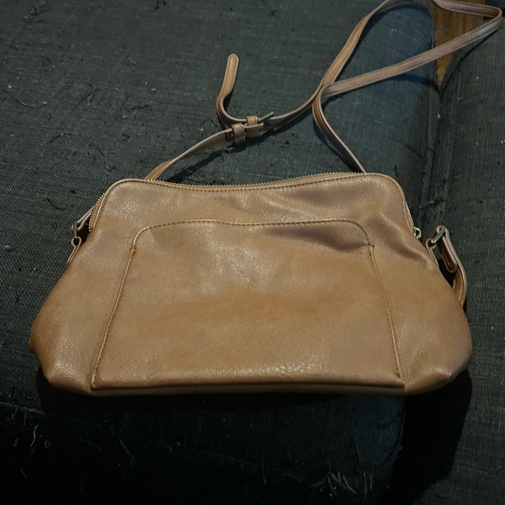 Universal Thread Tan Crossbody Bag with Relaxed Style
